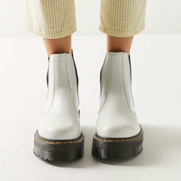 Dr. Martens 2976 Quad Smooth Leather Platform Chelsea Boot - Picture 8 of 8